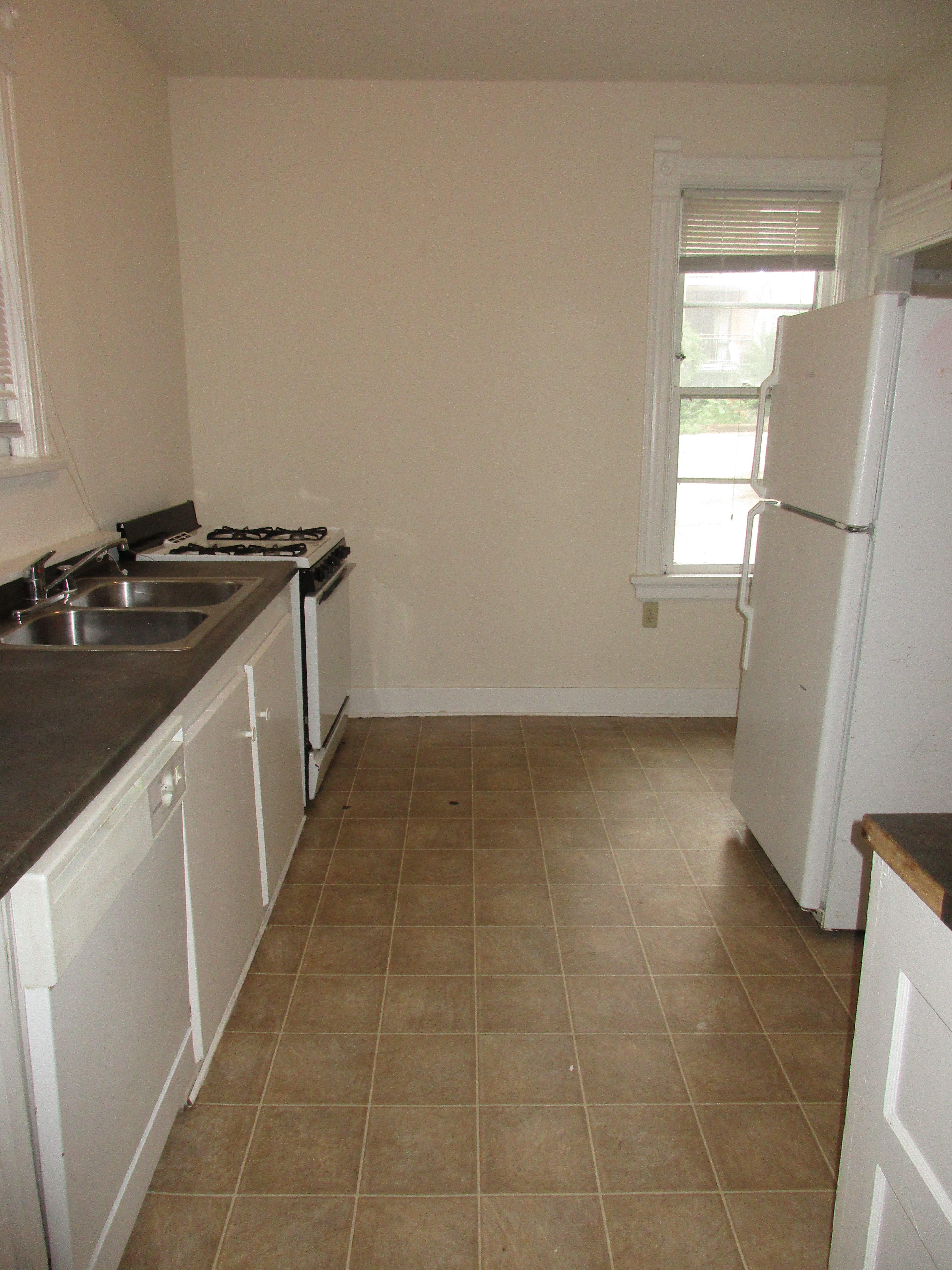 414 W Johnson Kitchen